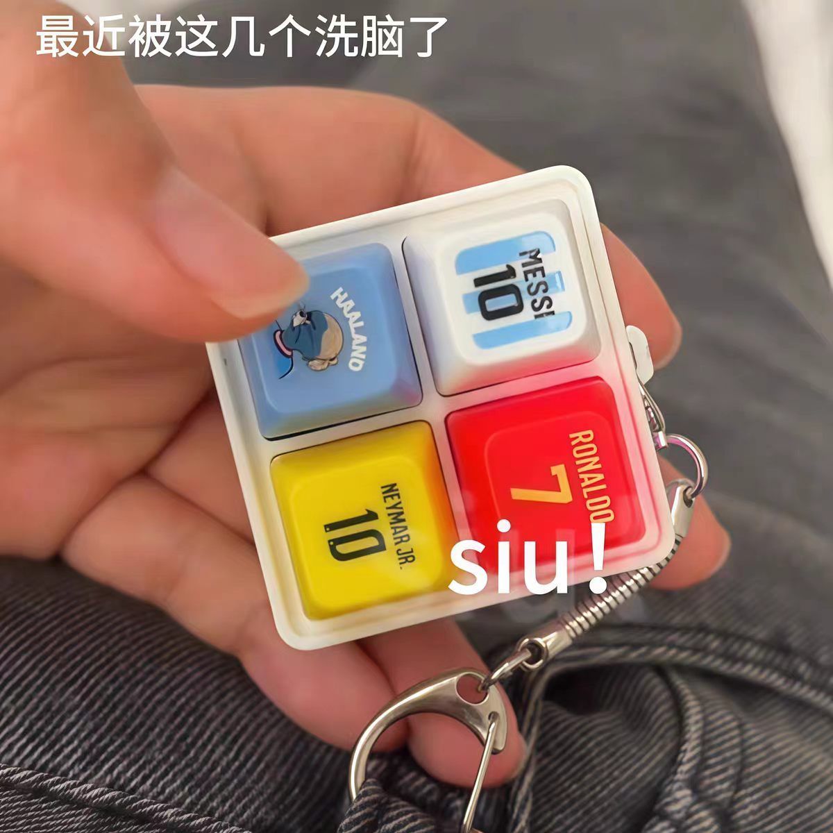 Haaland Soccer-Themed Keychain - Prank Toys recension och pris